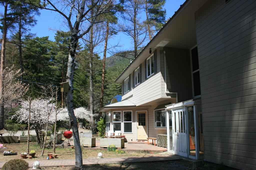 Family Pension Crayon Fujikawaguchiko Exterior foto